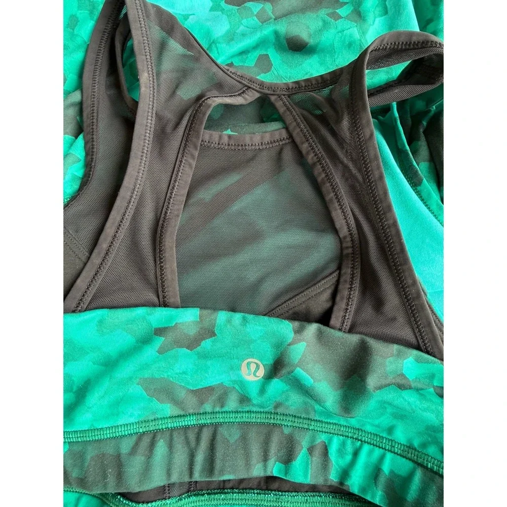 Lululemon Meshed Up Tank 2 IN 1 Top Size 8 Green Black Clouded Dreams Teal